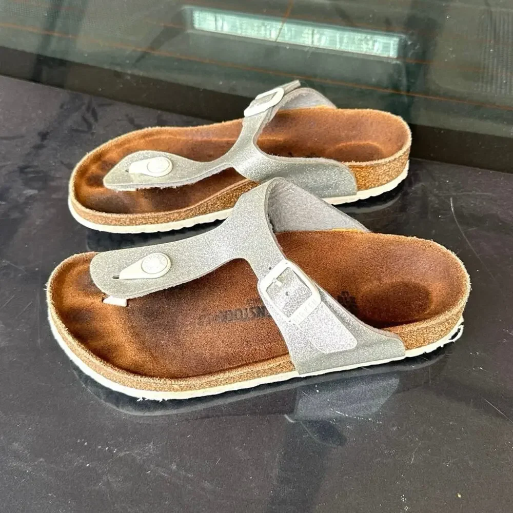 Birkenstock Gizeh Silver Metallic Thong Sandals Birk Size 33 US Size 2‎ Kids